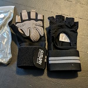 New in Bag Weight Lifting Gloves
